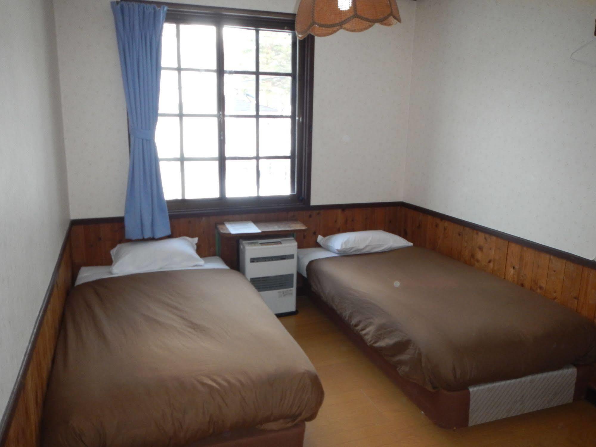 Mt Hakuba Backpackers Hostel Bagian luar foto