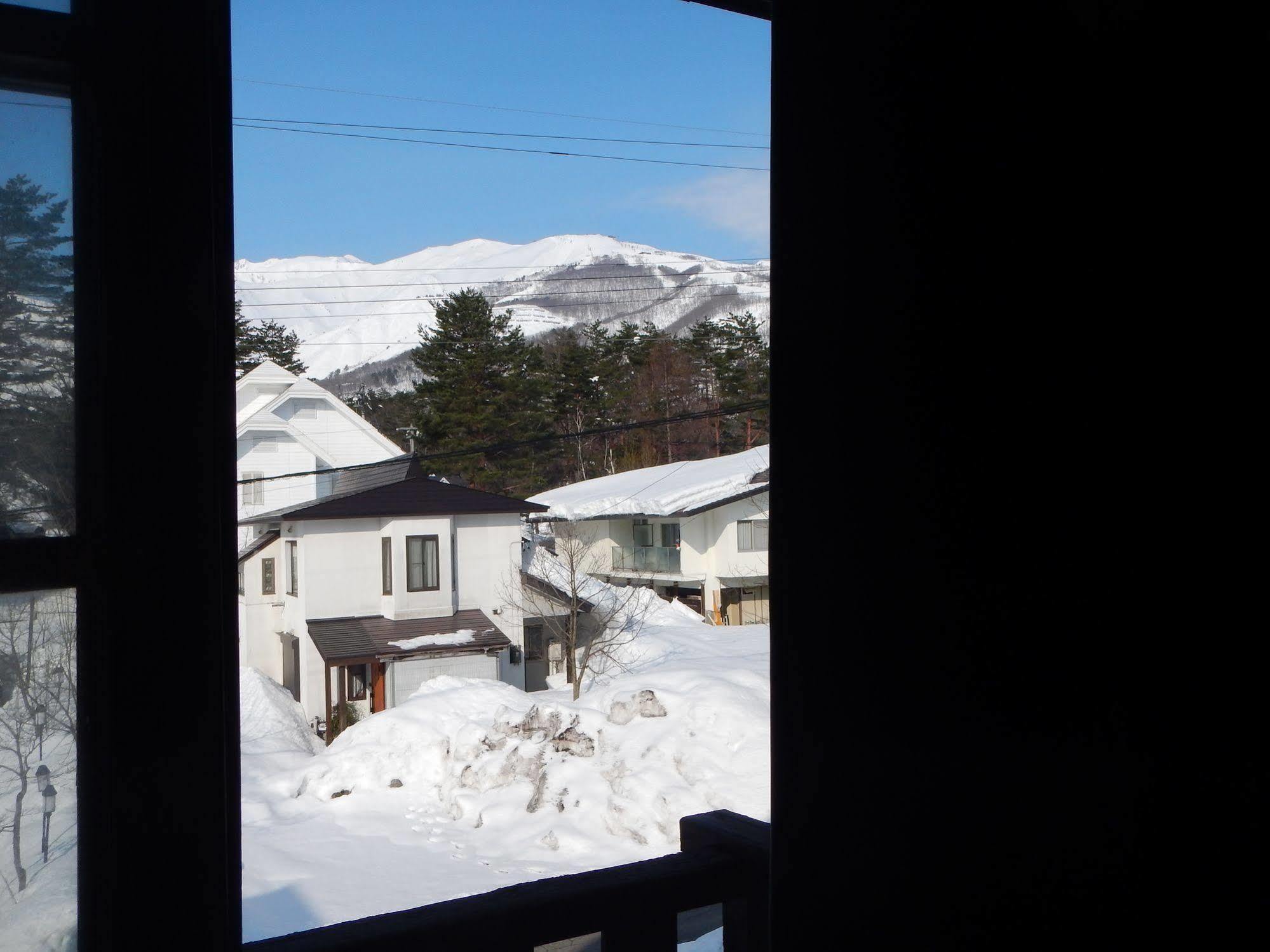 Mt Hakuba Backpackers Hostel Bagian luar foto