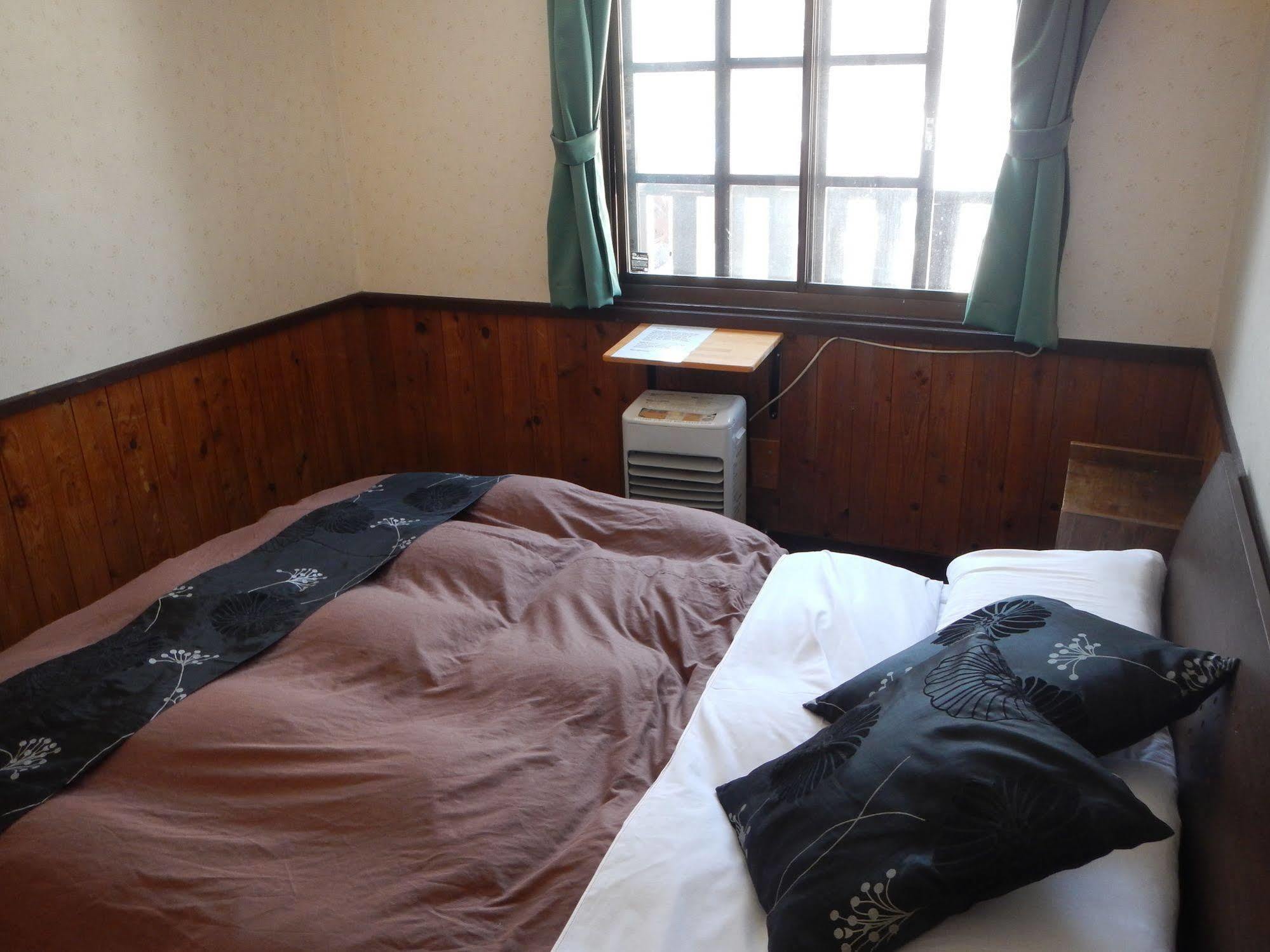 Mt Hakuba Backpackers Hostel Bagian luar foto