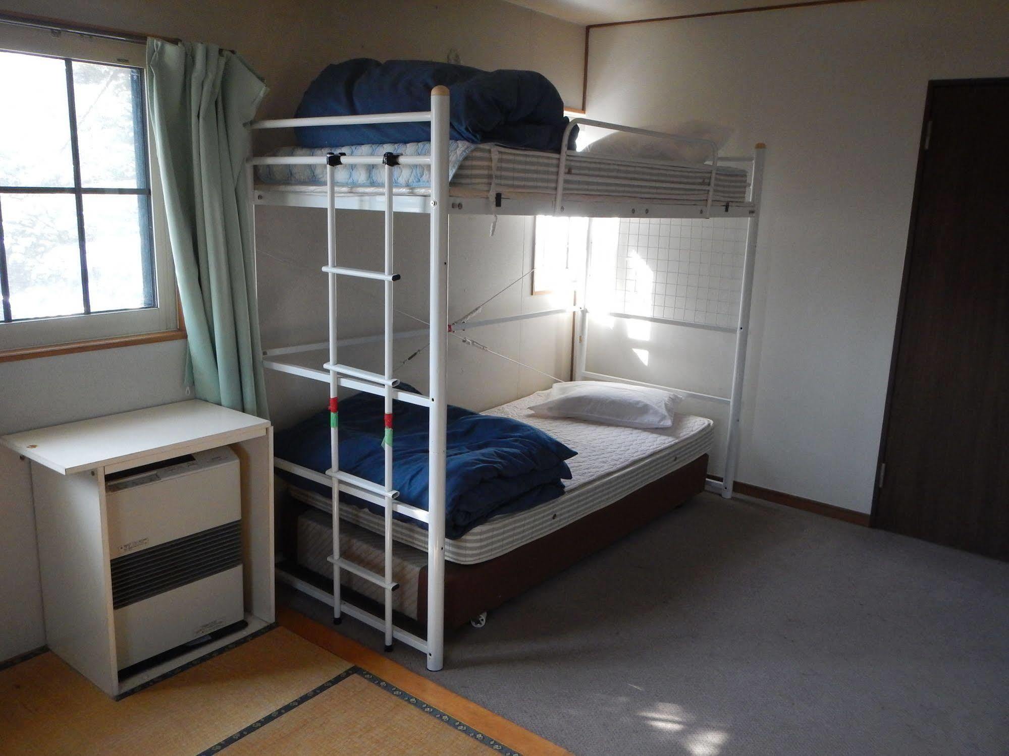 Mt Hakuba Backpackers Hostel Bagian luar foto
